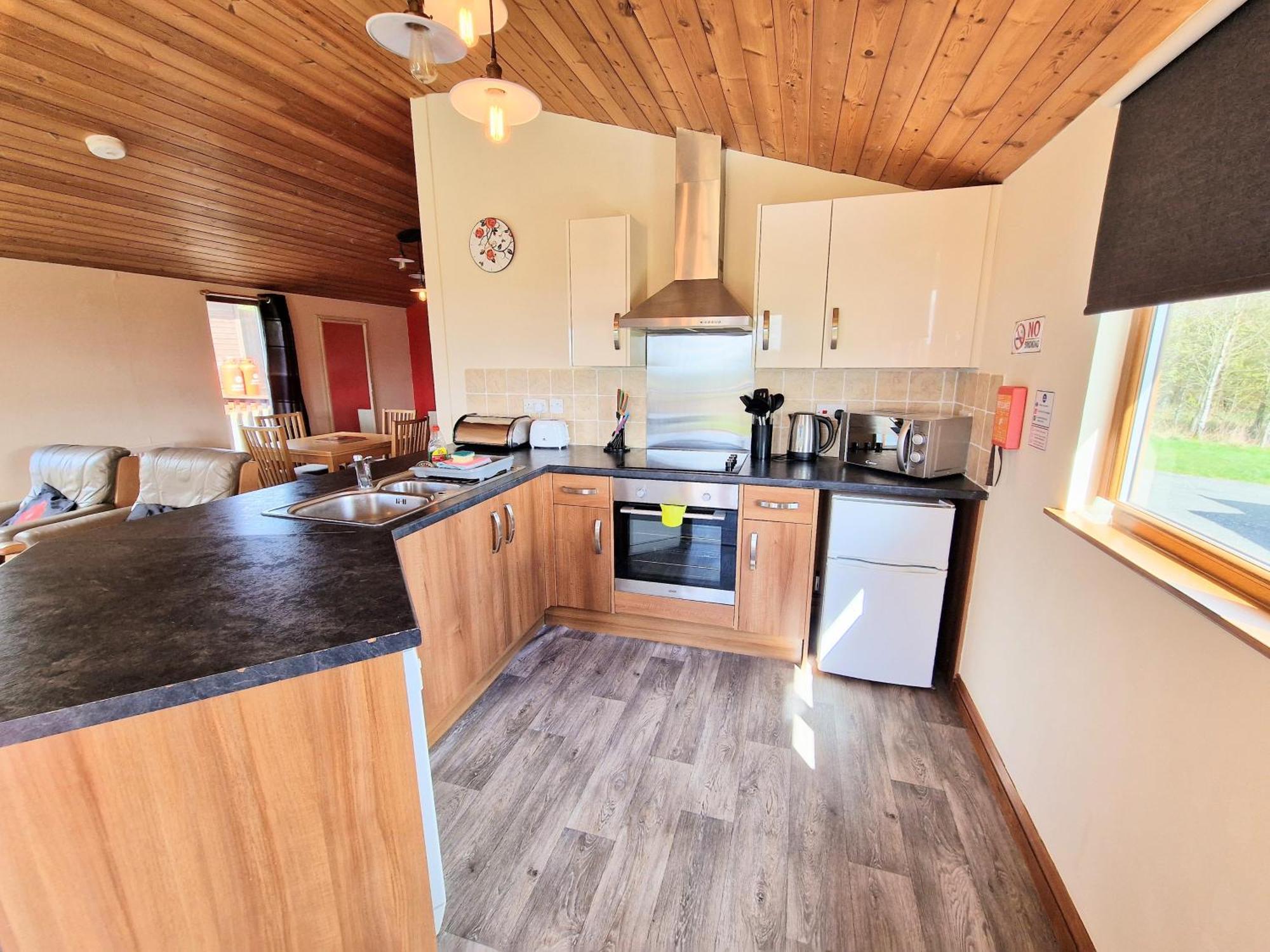 Villa Lomond 4 With Private Hot Tub - Fife - Loch Leven - Lomond Hills Kelty Esterno foto